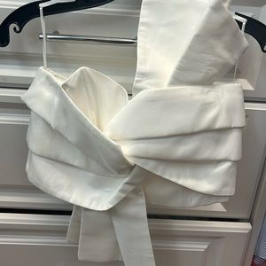 Cameo white top